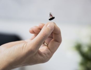 apparecchi acustici invisibili